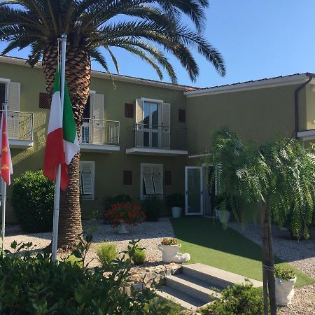 Hotel Barbarossa Porto Azzurro Buitenkant foto