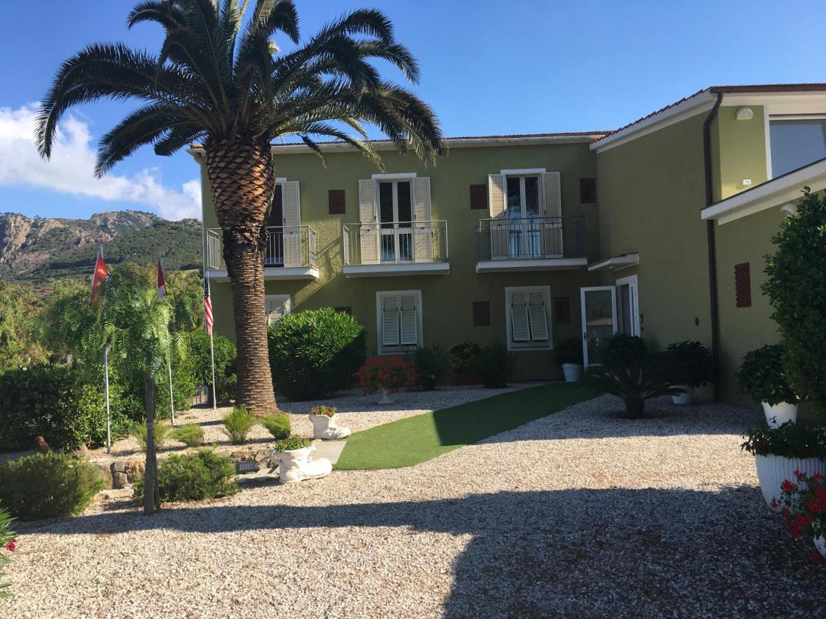 Hotel Barbarossa Porto Azzurro Buitenkant foto