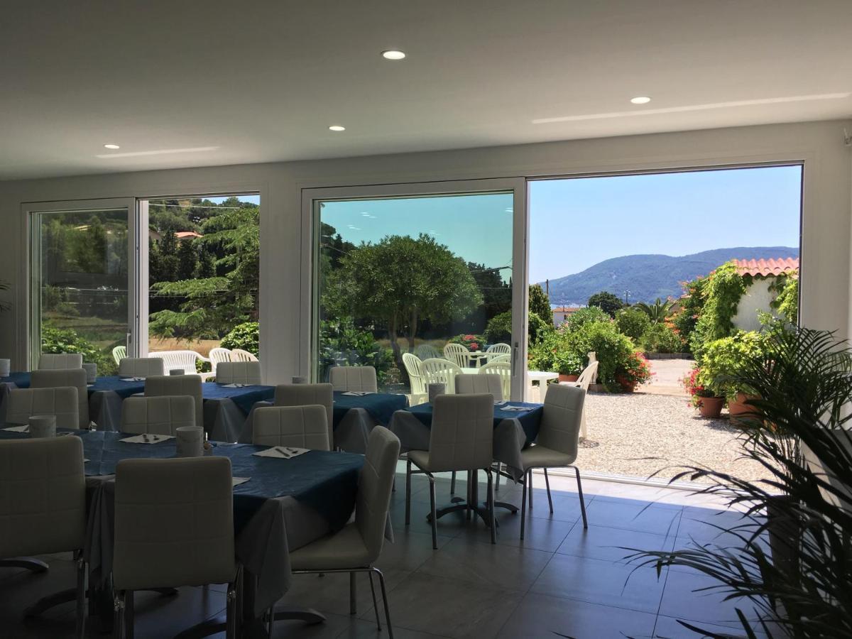 Hotel Barbarossa Porto Azzurro Buitenkant foto