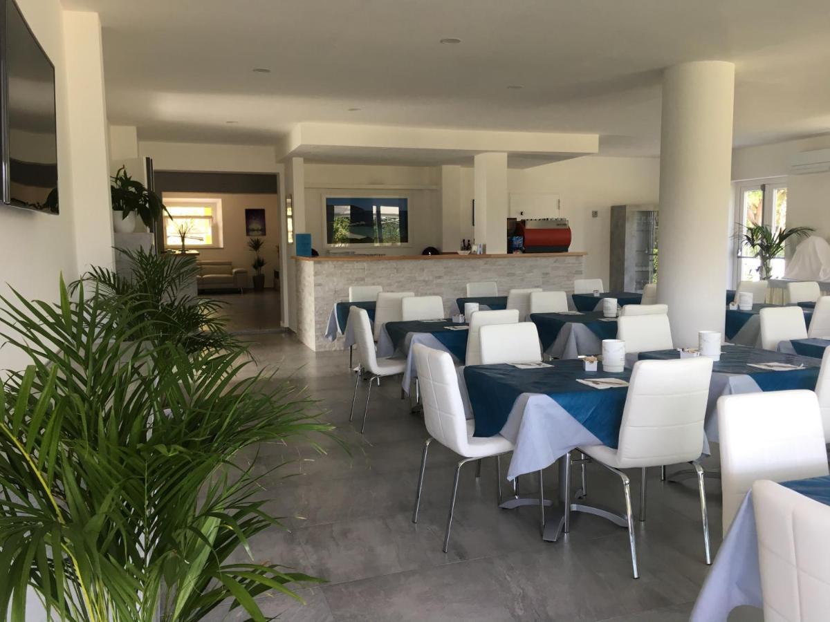 Hotel Barbarossa Porto Azzurro Buitenkant foto