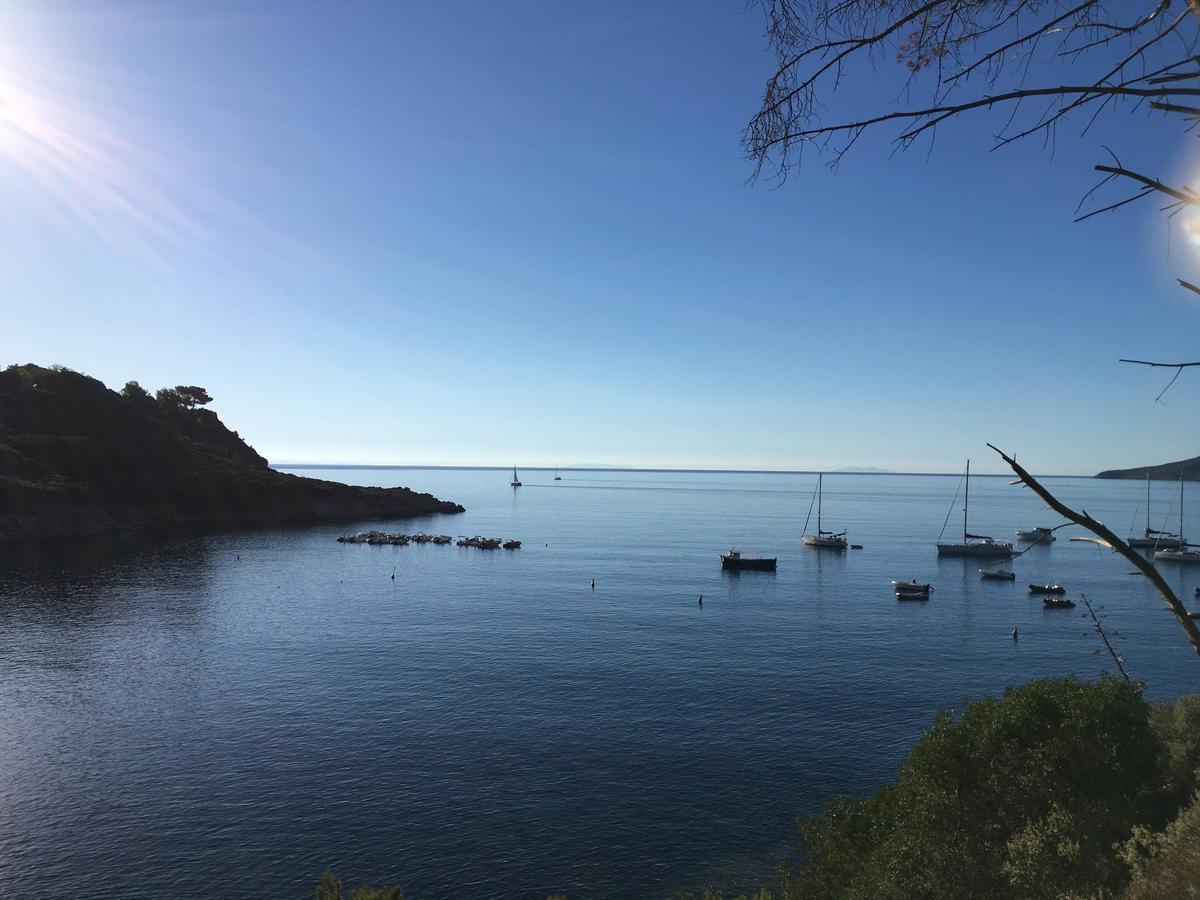 Hotel Barbarossa Porto Azzurro Buitenkant foto