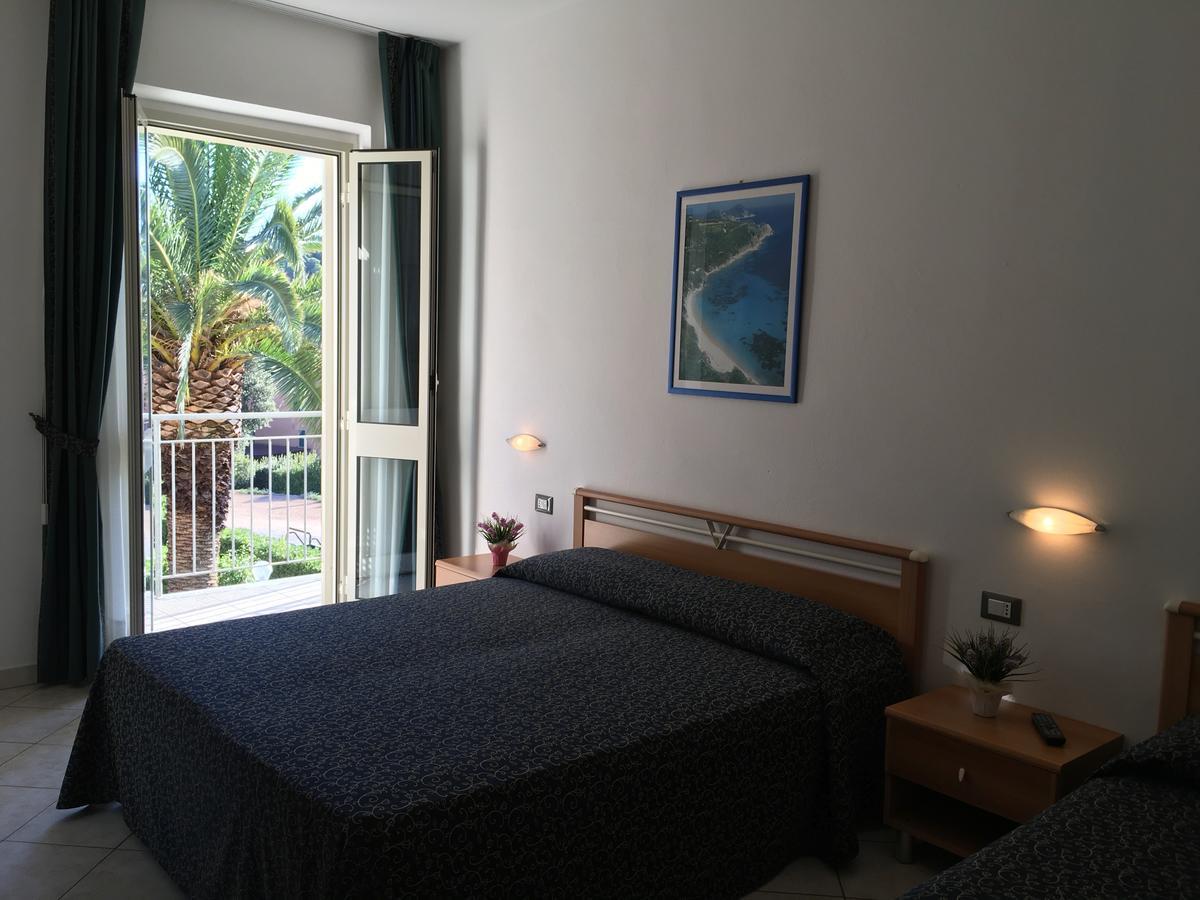 Hotel Barbarossa Porto Azzurro Buitenkant foto