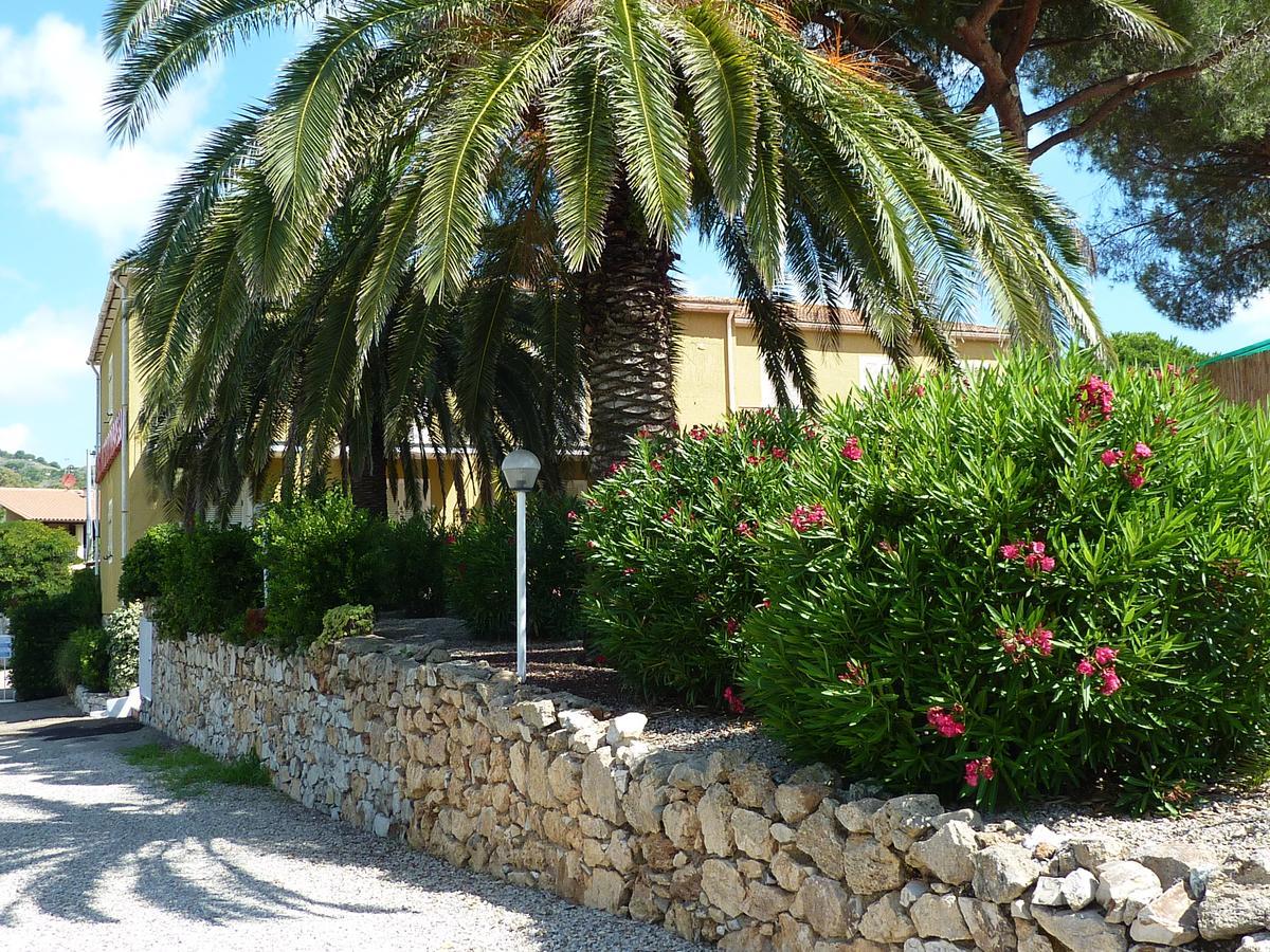 Hotel Barbarossa Porto Azzurro Buitenkant foto