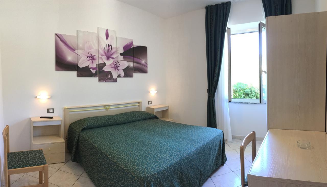Hotel Barbarossa Porto Azzurro Buitenkant foto