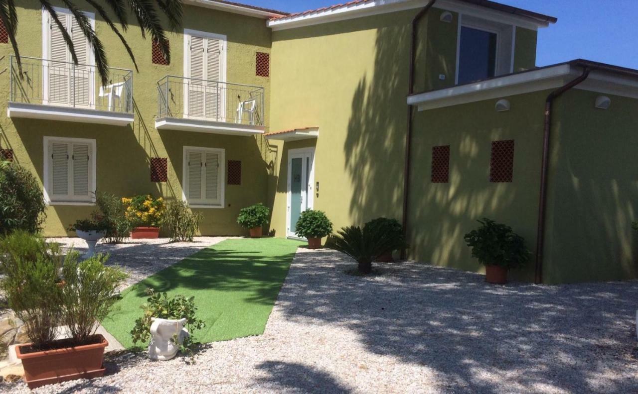 Hotel Barbarossa Porto Azzurro Buitenkant foto