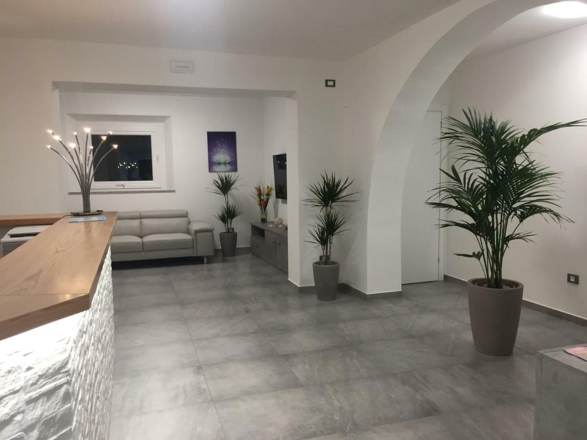 Hotel Barbarossa Porto Azzurro Buitenkant foto