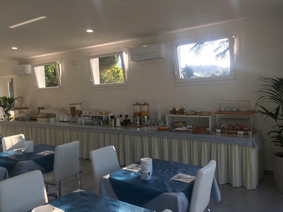 Hotel Barbarossa Porto Azzurro Buitenkant foto